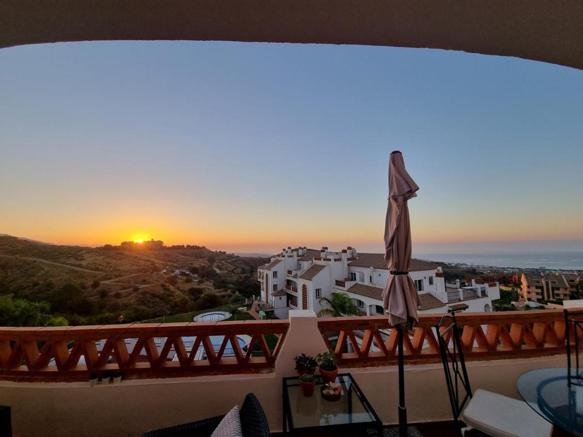 Elegant Apartment With Fantastic Views At The Top Of Calahonda Sitio de Calahonda Exterior foto