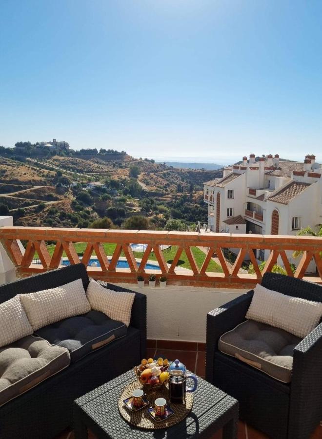 Elegant Apartment With Fantastic Views At The Top Of Calahonda Sitio de Calahonda Exterior foto