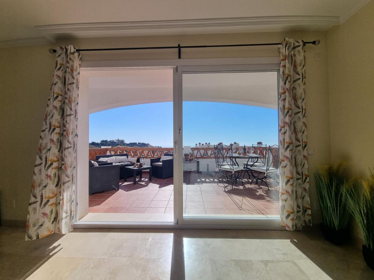 Elegant Apartment With Fantastic Views At The Top Of Calahonda Sitio de Calahonda Exterior foto
