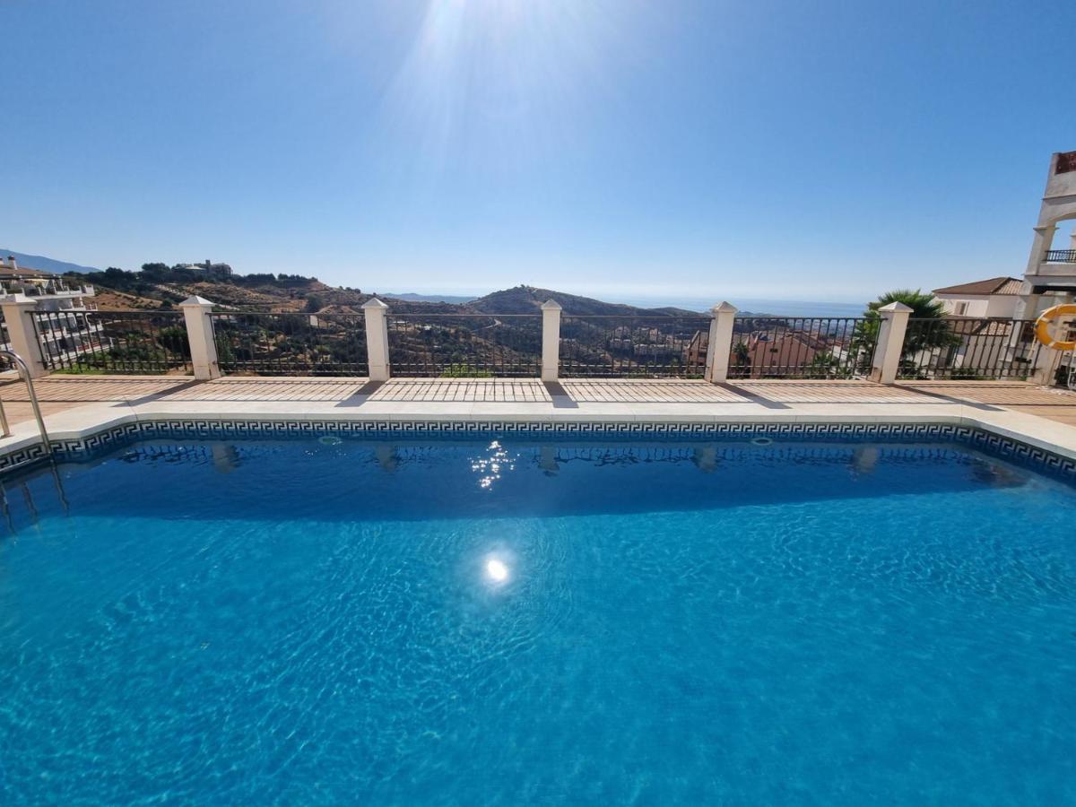 Elegant Apartment With Fantastic Views At The Top Of Calahonda Sitio de Calahonda Exterior foto